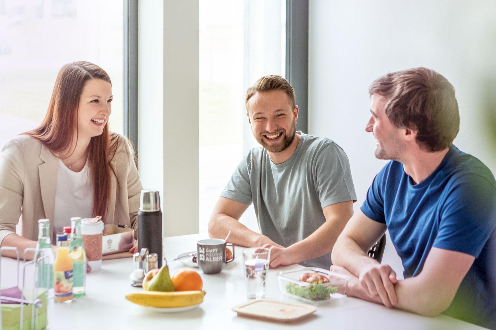 Ein gutes Miteinander und ein starkes Team machen das Studium bei Alber zur perfekten Wahl für junge Menschen.
