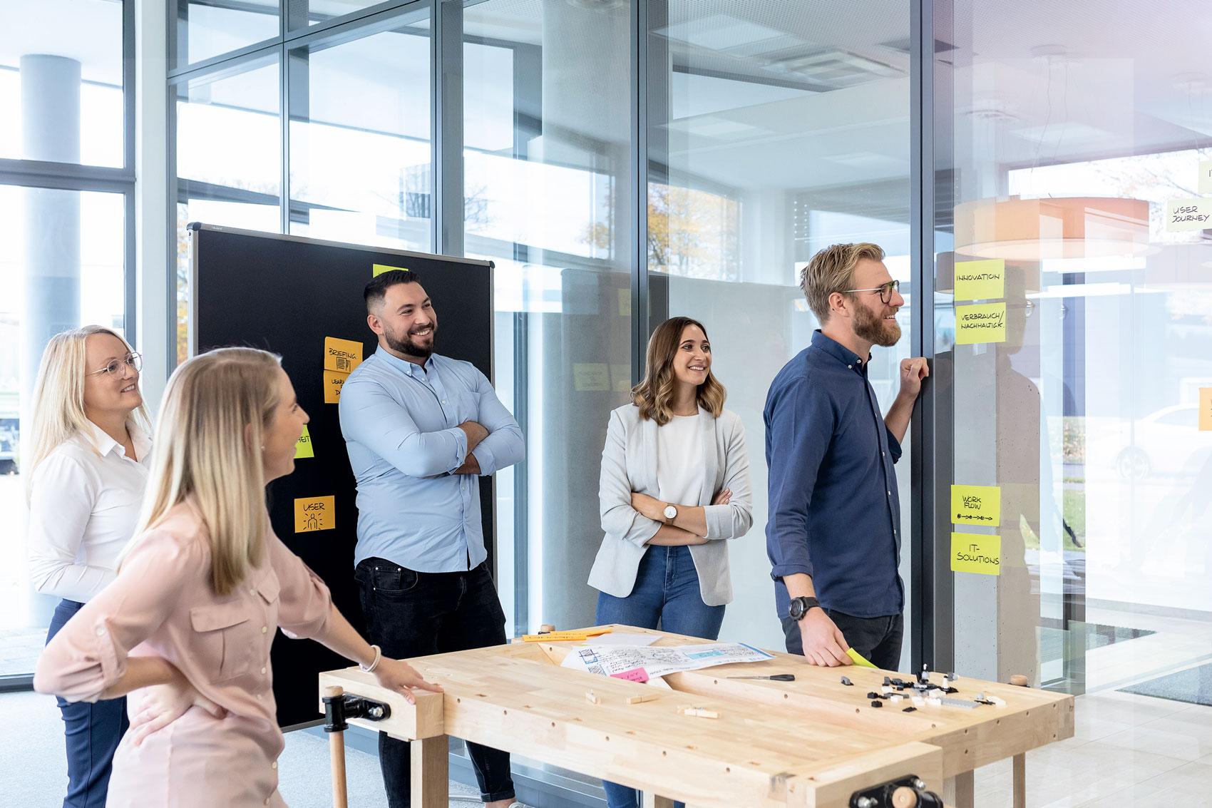 Im Innovation Space erarbeiten die Mitarbeitenden verschiedenster Disziplinen an den innovativen Konzepten der Zukunft.