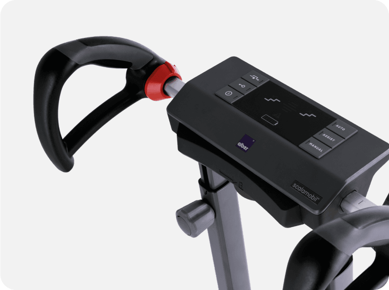 Griffeinheit der mobilen Treppensteighilfen mit ergonomischen Griffen und übersichtlichem Display