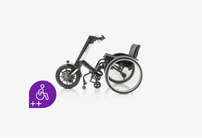 Seitliche Produktansicht von Zusatzantrieb e-pilot angebaut an sportlichen manuellen Rollstuhl